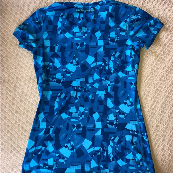 Small Under Armour Shirt - Picture 2 of 3